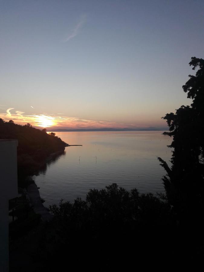 Apartment Riko - Accomodation "With" The Adriatic Sea Kampor Eksteriør bilde